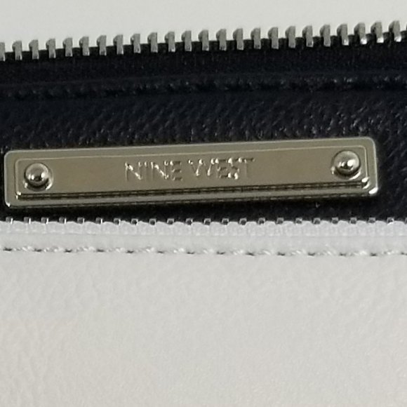 Nene west wristlet with double zipper pockets - Picture 9 of 10